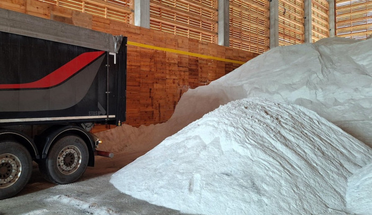 Zima v Liberci se prodraží. TSML už použila víc soli než za celé zimní období loni