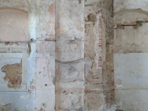 Zdevastovaná barokní kaple ožívá, památkáři tam chtějí spojit historii s modením uměním