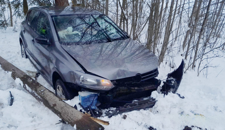 Ranní sněžení způsobilo řadu nehod. Pozor, výstraha platí až do 14 hodin