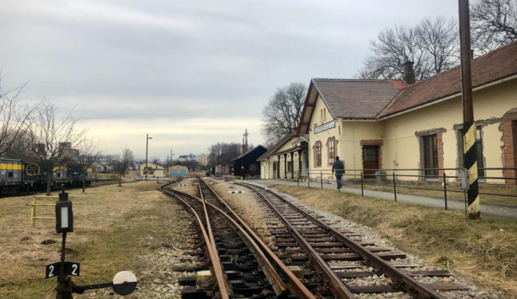 Na Žďársku před sedmi lety ujel strojvedoucímu vlak. Cestující jeli 14 minut sami