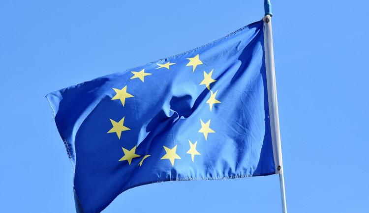 Evropská investiční banka poslala do Česka 1,93 miliardy eur
