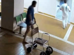 Agresivní a nebezpeční pacienti útočí. Fakultní nemocnice posílila speciální ostrahu