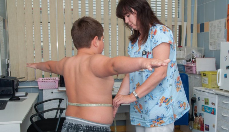 Obézní bude brzy každé třetí dítě. V Jablonci proto otevřeli dětskou obezitologickou ambulanci