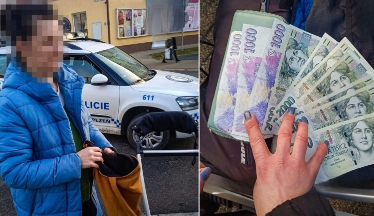 Dětský kočárek, který vypadl za jízdy z dodávky, ukrýval překvapivě doslova poklad