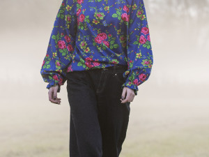 Manželé z Chodska tvoří současnou módu inspirovanou kroji. Vsadili na tradici i odvahu