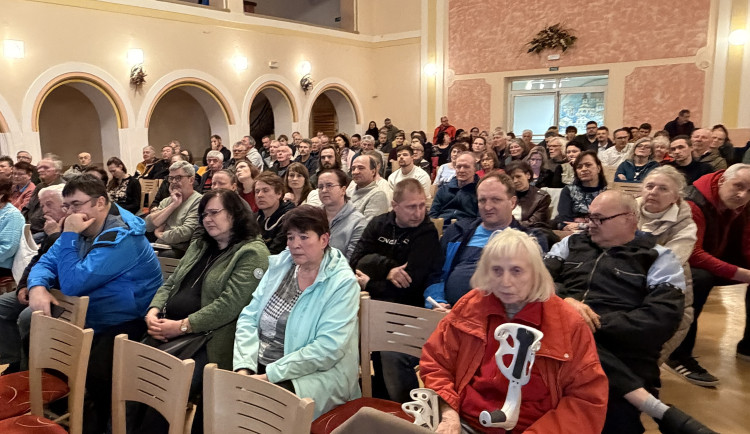 Plán na obří větrný park vyvolal odpor obyvatel. Má vyrůst 72 větrníků vysokých 250 metrů