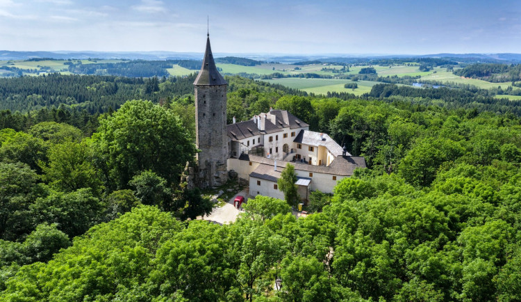 Roštejn se připravuje na novou sezonu. V plánu je Myslivecký den i akce pro děti