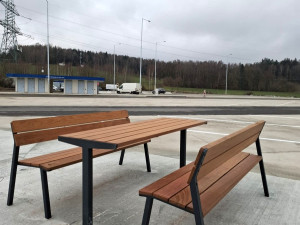 Pravá část dálniční odpočívky prošla modernizací loni