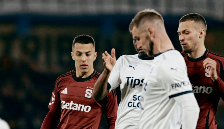 Fotbalisté Sparty porazili Slovácko 5:2 a ukončili sérii tří porážek