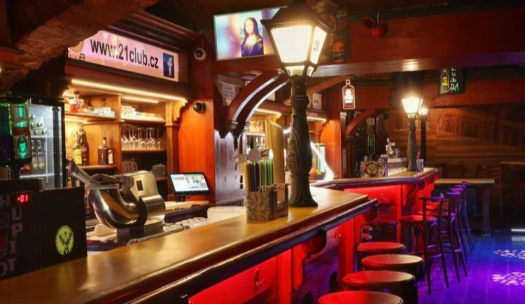 Diskriminace ve vyhlášeném klubu? Podle svědků odmítá vpouštět Romy a cizince