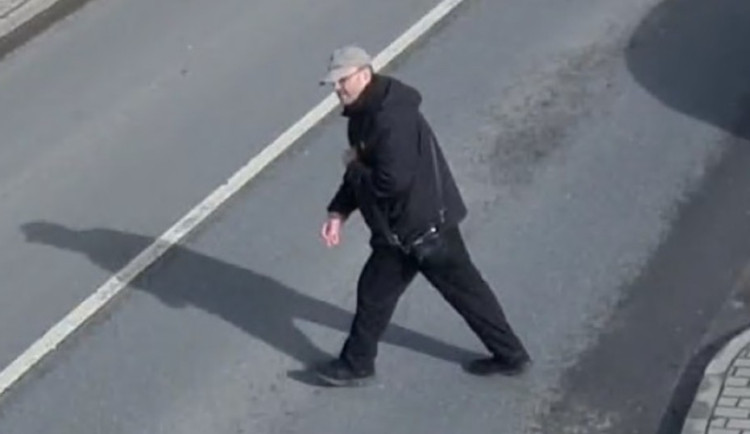 Nepozná někdo tohoto muže?