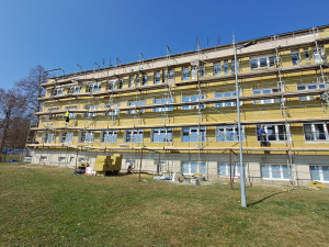 Investice ve stodské nemocnici. Modernizace se dočká bytový dům pro zaměstnance