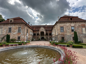 Zámek Nebílovy letos bude lákat na prohlídky etikety od baroka po současnost