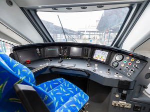 Intenzivní provoz i vandalové dali žralokům zabrat, soupravy RegioShark musely na repasi