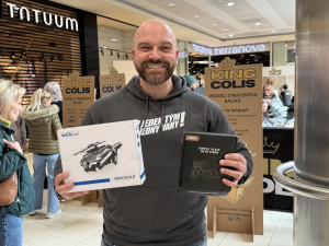 Lidé rozbalují poklady i naprosté bizáry. Adrenalinový hon na balíčky odstartoval