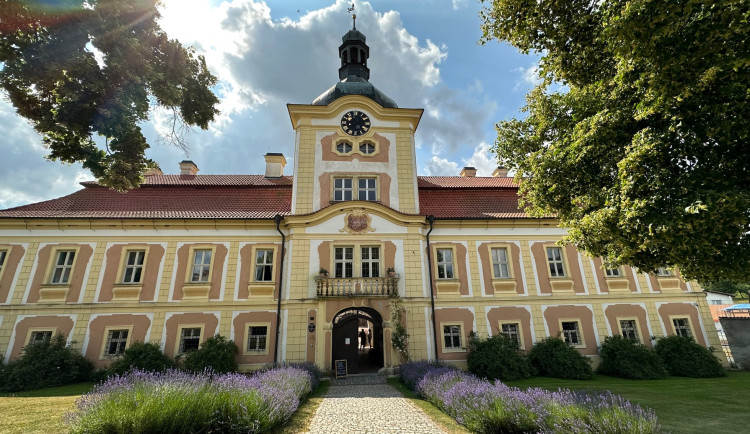 Zámek Nebílovy na jižním Plzeňsku