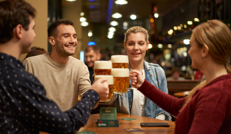 Než se pivo dostane k zákazníkovi, trvá jeho kompletní výroba 280 dní