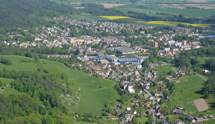 Hronovu má ulevit nový obchvat, kraj na něj dá stovky milionů