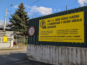 Velké mrzení pro řidiče, bez karty už na velkém prostranství u kulturní zóny nezaparkují