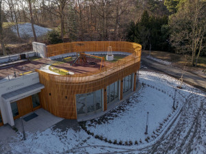 Objekt pro dětskou skupinu za 38,5 milionu korun zabojuje o architektonické ceny