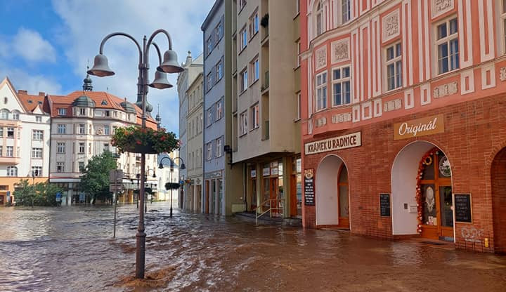 Pozemky v Krnově by chtělo sedm rodin postižených povodní, v Opavě o ně nikdo nestojí