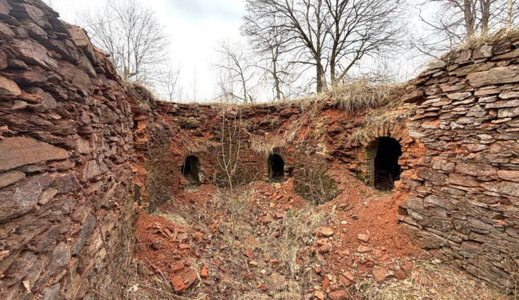 Zřícenina staré vápenky