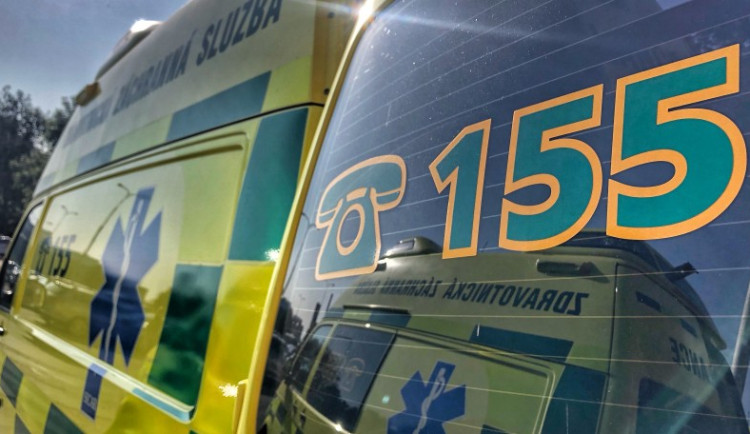 V Prokopském údolí se patnáctiletý chlapec zřítil ze skály. Vážně si poranil hlavu