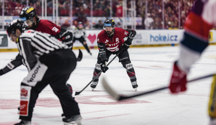 Sparta prohrála třetí semifinále s Pardubicemi až po samostatných nájezdech