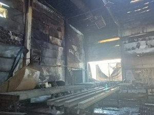 Při požáru lakovny v Chodové Plané zahynuli dva zaměstnanci