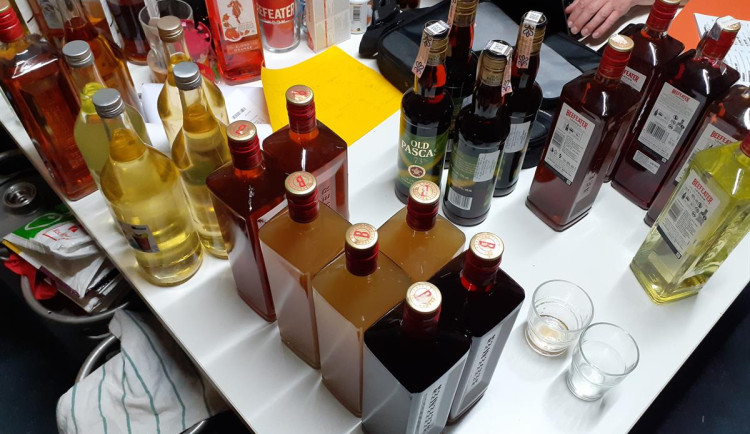 Znojemské bary podle celníků nabízely pochybný alkohol. Běžná praxe, míní majitel