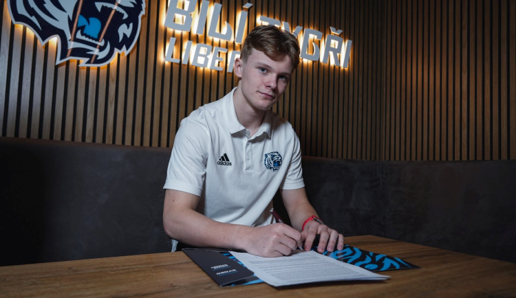 Bílí Tygři si pojistili profi smlouvou mladý talent, teprve 16letého Lukáše Kachlíře