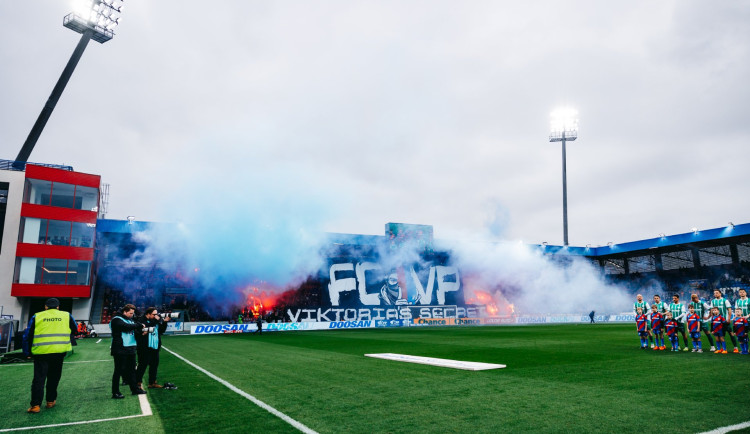 Nevychovanost fanoušků bude Plzeň stát 100 tisíc, rozhodla disciplinární komise