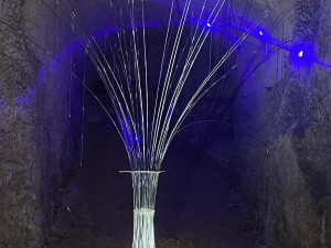Vesmír hluboko pod zemí. Unikátní kaolinový důl v Nevřeni rozzáří festival světla