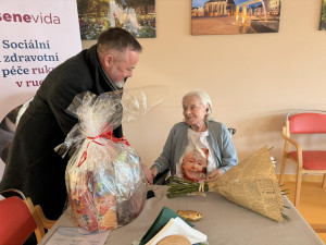 Před nacisty se skrývala v lesním bunkru. Domov našla v Plzni, kde oslavila stovku