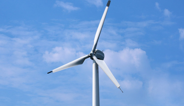 Obyvatelé souhlasí se stavbou větrníku, investor tam postaví 130metrový stožár