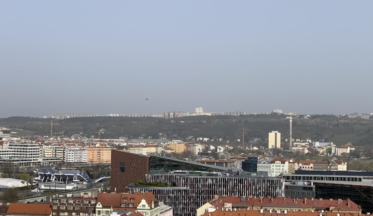 Nad Prahou je velké množství saharského prachu. Může ovlivnit teploty