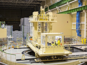 První zavážení paliva na 3. bloku JE Mochovce (zdroj: Slovenské elektrárne, a.s., 2022).