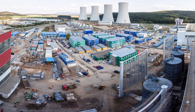 Pohled na staveniště 3. a 4. bloku JE Mochovce (2017)