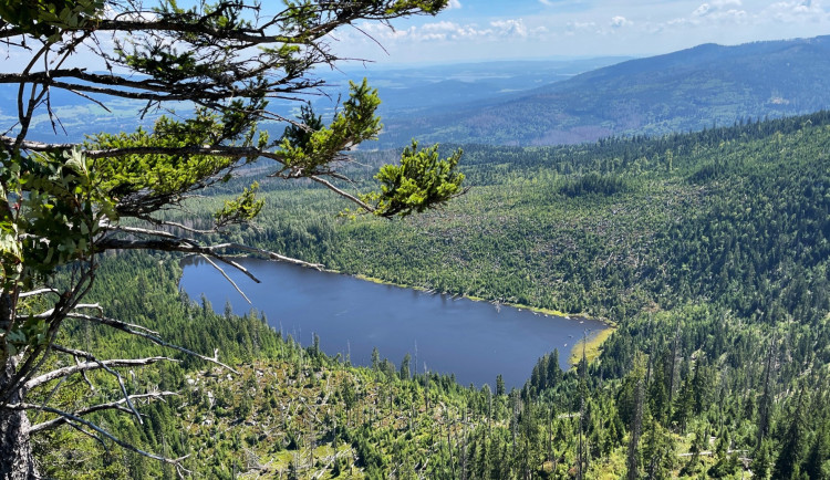 Poznáte šumavské jezero na tomto snímku?