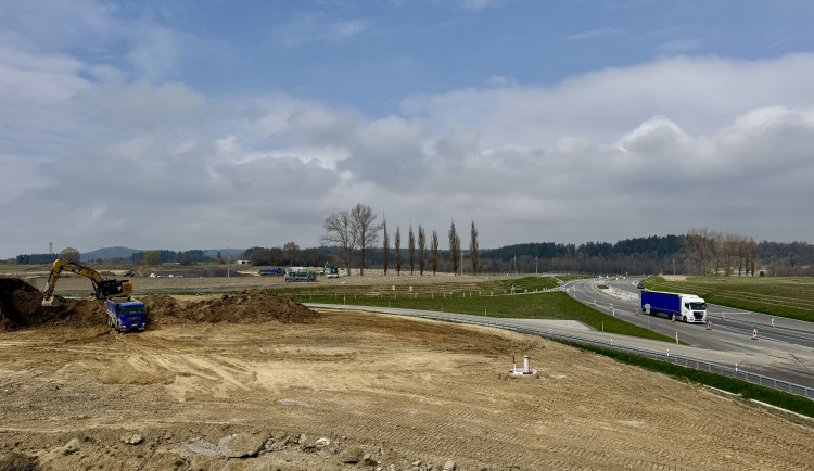 Jihočeská D3 míří do finále. Řidiči dojedou na hranice už příští léto