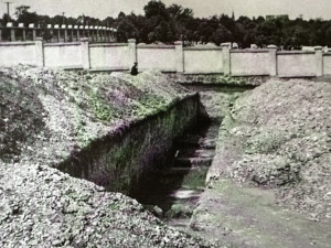 Hromadné hroby pro oběti bombardování