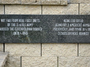 Pamětní deska v Hranicích u Aše