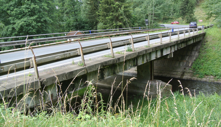 Silniční most na silnici II/230 půjde k zemi, práce si vyžádají kompletní uzavírku