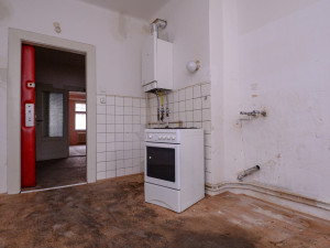 Plzeň začala rekonstrukci domu v Bolzanově ulici. Opraví pět bytů