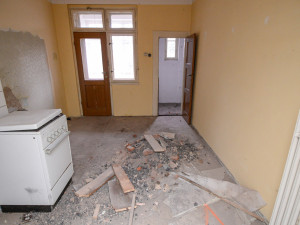 Plzeň začala rekonstrukci domu v Bolzanově ulici. Opraví pět bytů