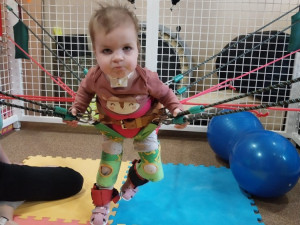 Dianka se narodila s vážnou anomálií v ústech. Pomoci se jí snaží i školáci