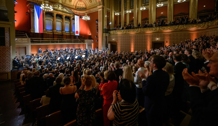 Češi milují Dvořáka, ukazuje průzkum. Klasiku poslouchají mladí i starší