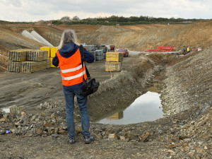 Archeologové zpomalili stavbu obchvatu Přeštic. Hotovo bude o osm měsíců později