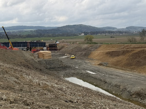 Archeologové zpomalili stavbu obchvatu Přeštic. Hotovo bude o osm měsíců později