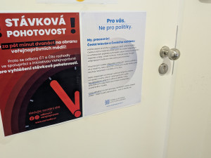 Vstup do regionálního studia v Plzni.